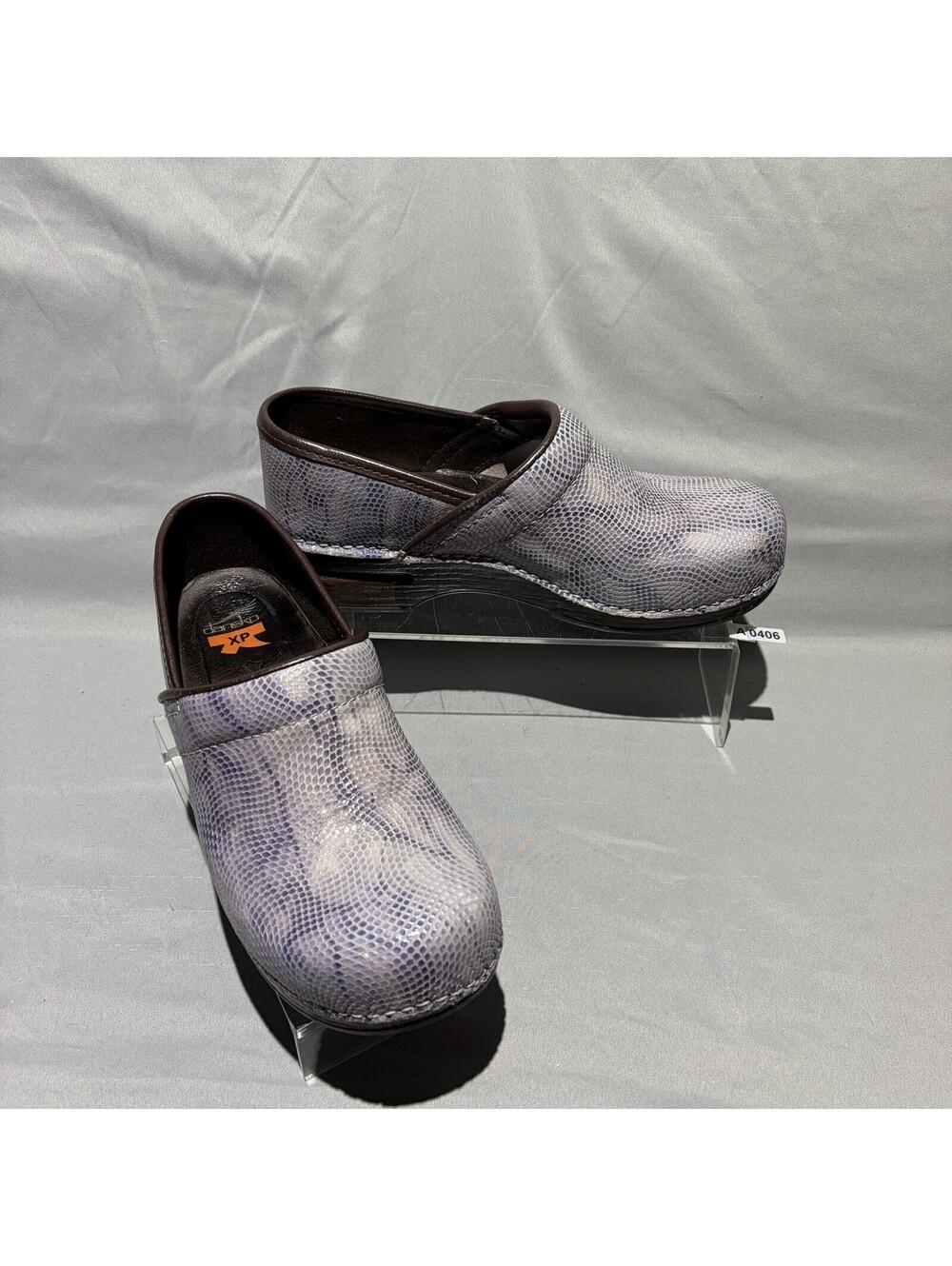 Dansko XP Size 40 /US 9.5 - 10 Purple Snakeskin Pattern Leather Clogs